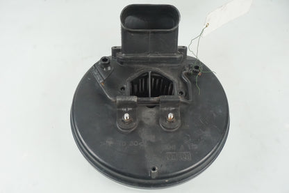 Vänster sida på Luftburk från en Kawasaki VN 1500 Classic Tourer -2003 motorcykel.