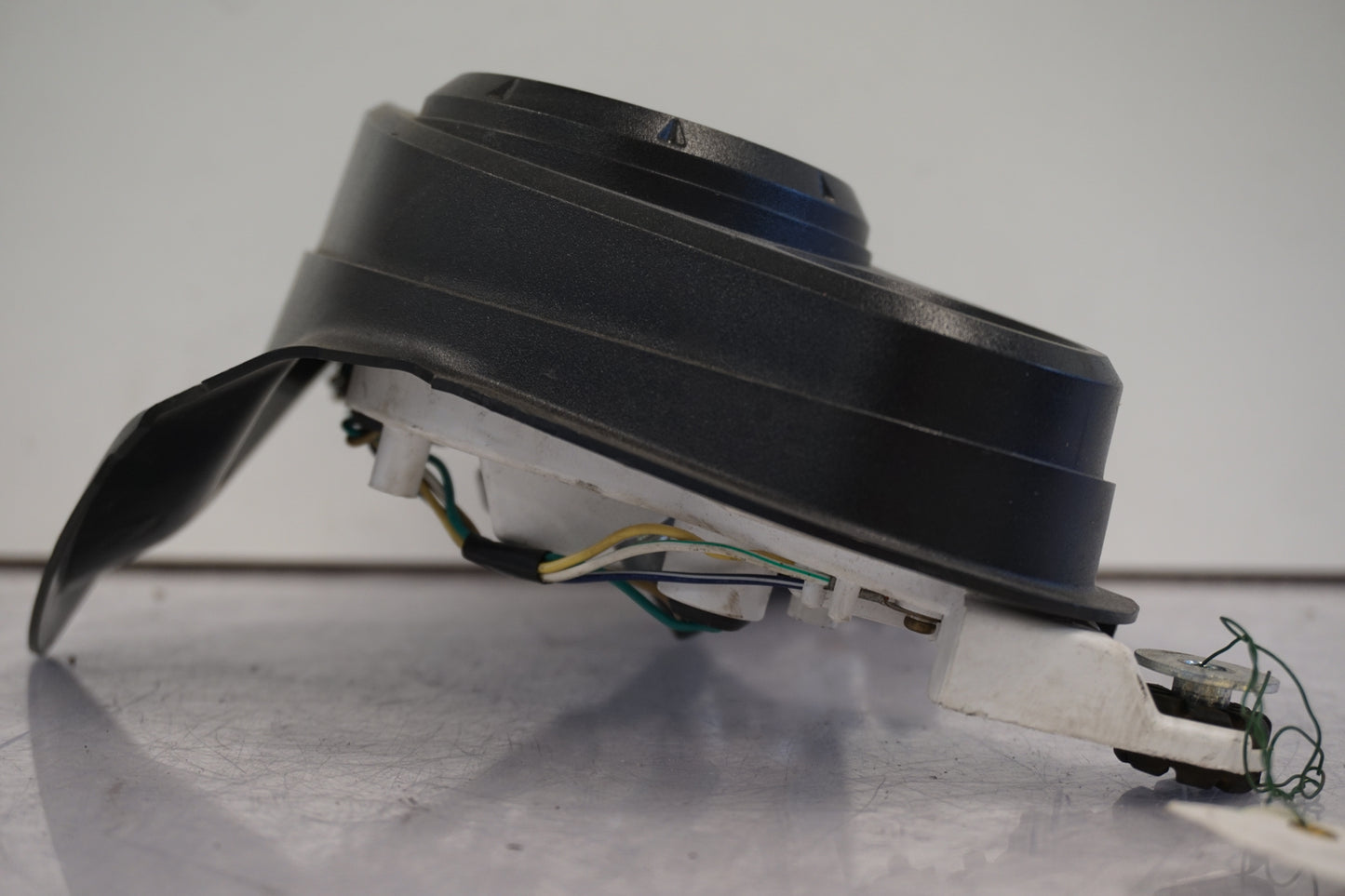 Snett uppifrån på Instrumentpanel från en Honda CBR 125 R -2005 motorcykel.