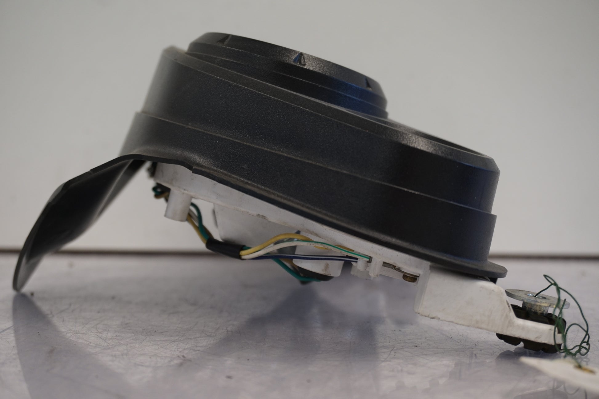 Snett uppifrån på Instrumentpanel från en Honda CBR 125 R -2005 motorcykel.