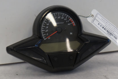 Framsidan på Instrumentpanel från en Honda CBR 125 R -2011 motorcykel.