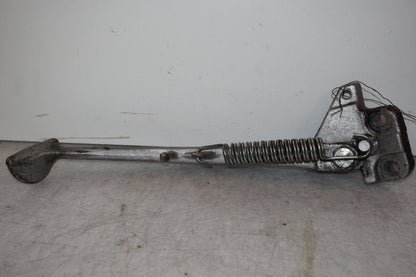 Baksidan på Sidostöd från en Kawasaki ZZR 1200 -2002 motorcykel.