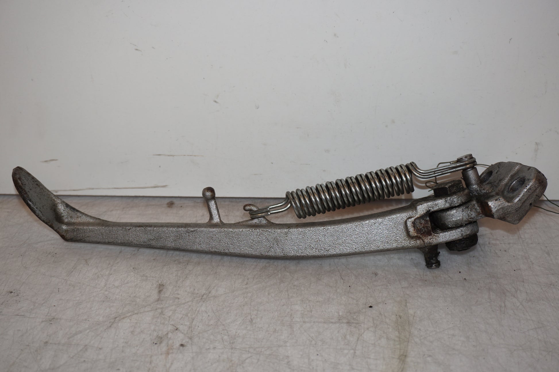 Höger sida på Sidostöd från en Kawasaki ZZR 1200 -2002 motorcykel.