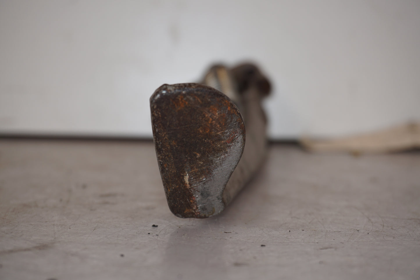 Snett uppifrån på Sidostöd från en Kawasaki ZZR 1200 -2002 motorcykel.