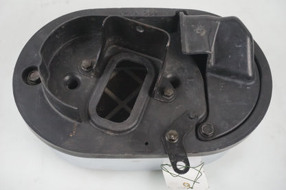 Snett nerifrån på Luftburk från en Kawasaki VN 1500 -1995 motorcykel.