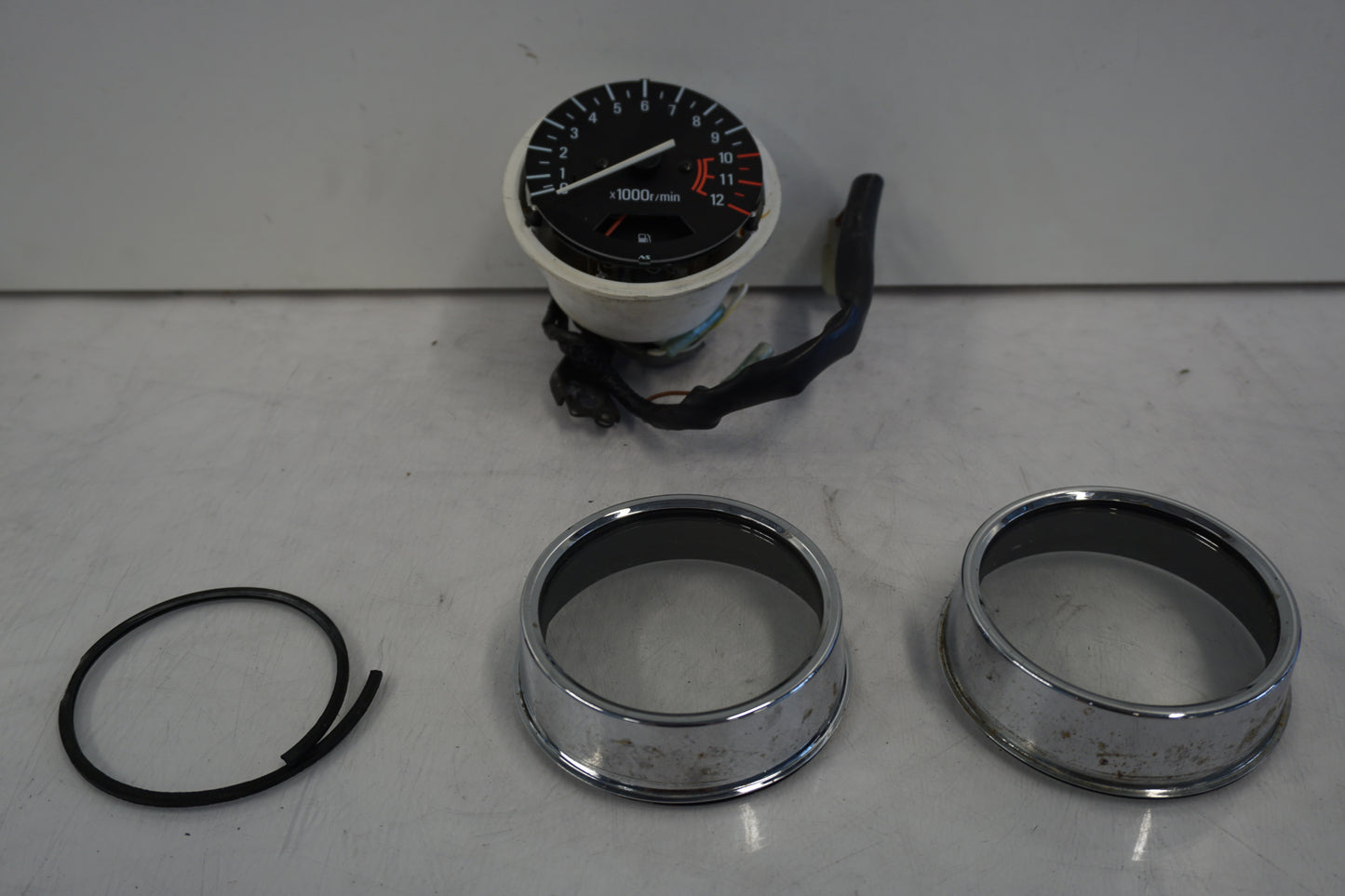 Framsidan på Varvräknare från en Kawasaki Zephyr 750 -1991 motorcykel.