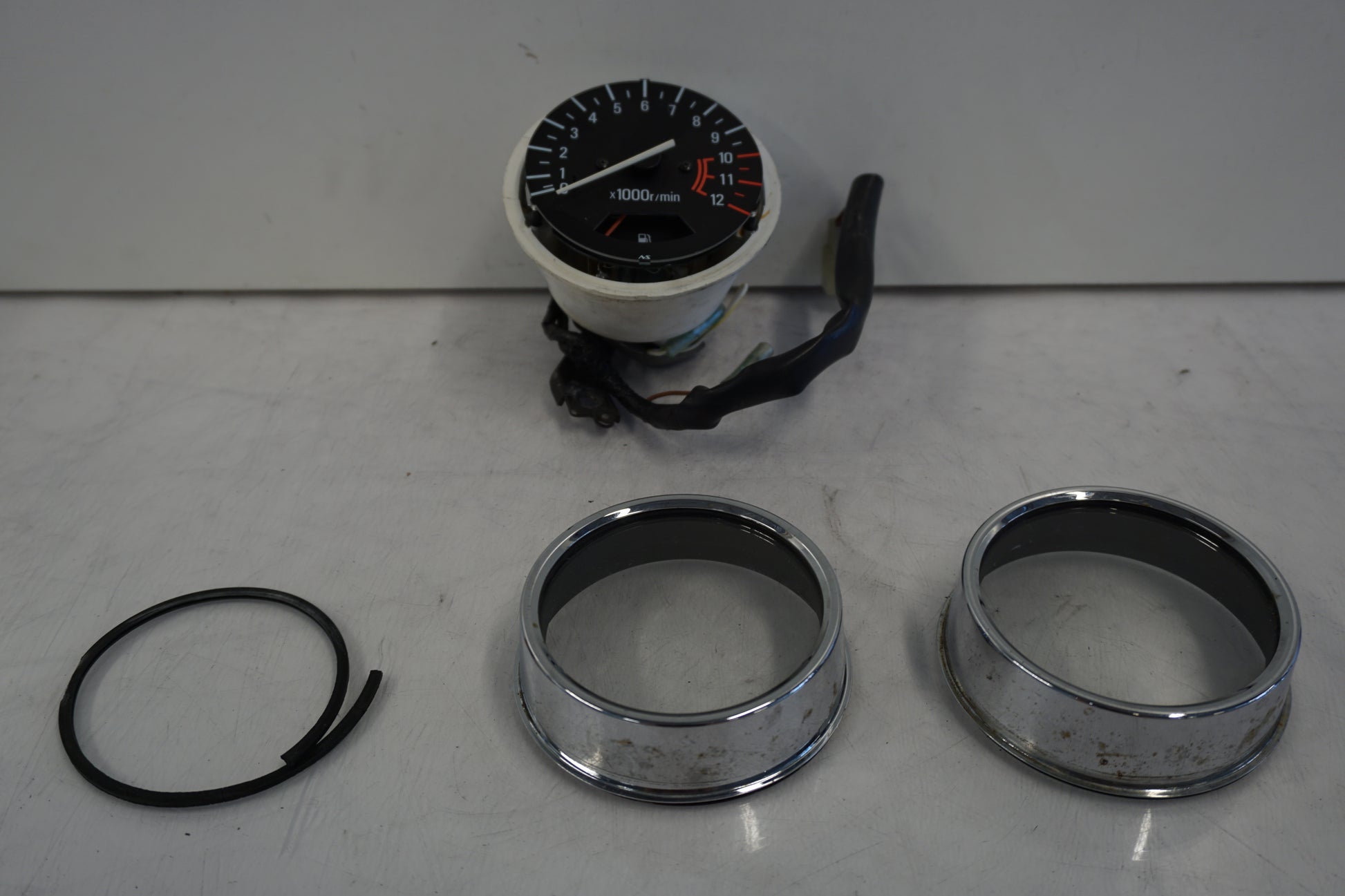 Framsidan på Varvräknare från en Kawasaki Zephyr 750 -1991 motorcykel.