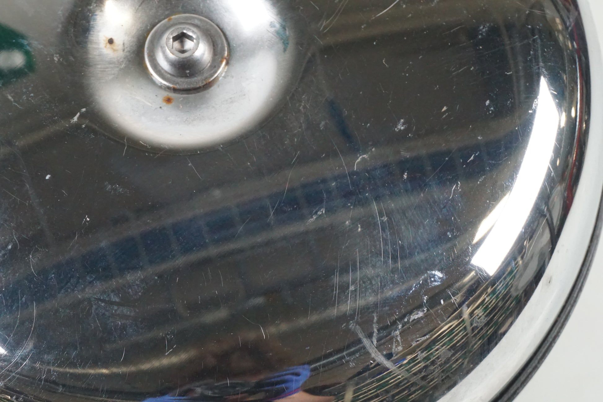 Vänster sida på Luftburk från en Kawasaki VN 1500 Classic Tourer -2003 motorcykel.