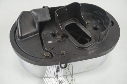 Snett nerifrån på Luftburk från en Kawasaki VN 1500 -1995 motorcykel.