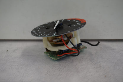 Baksidan på Varvräknare från en Honda CBR 900 RR -1996 motorcykel.