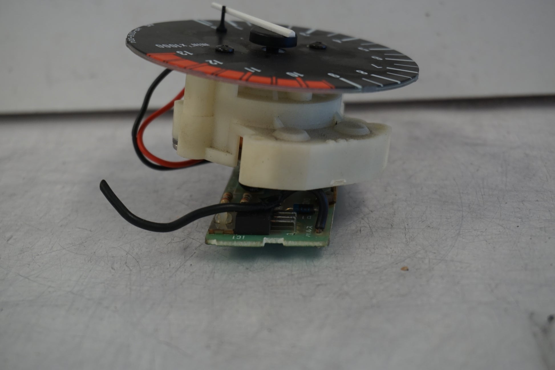 Höger sida på Varvräknare från en Honda CBR 900 RR -1996 motorcykel.