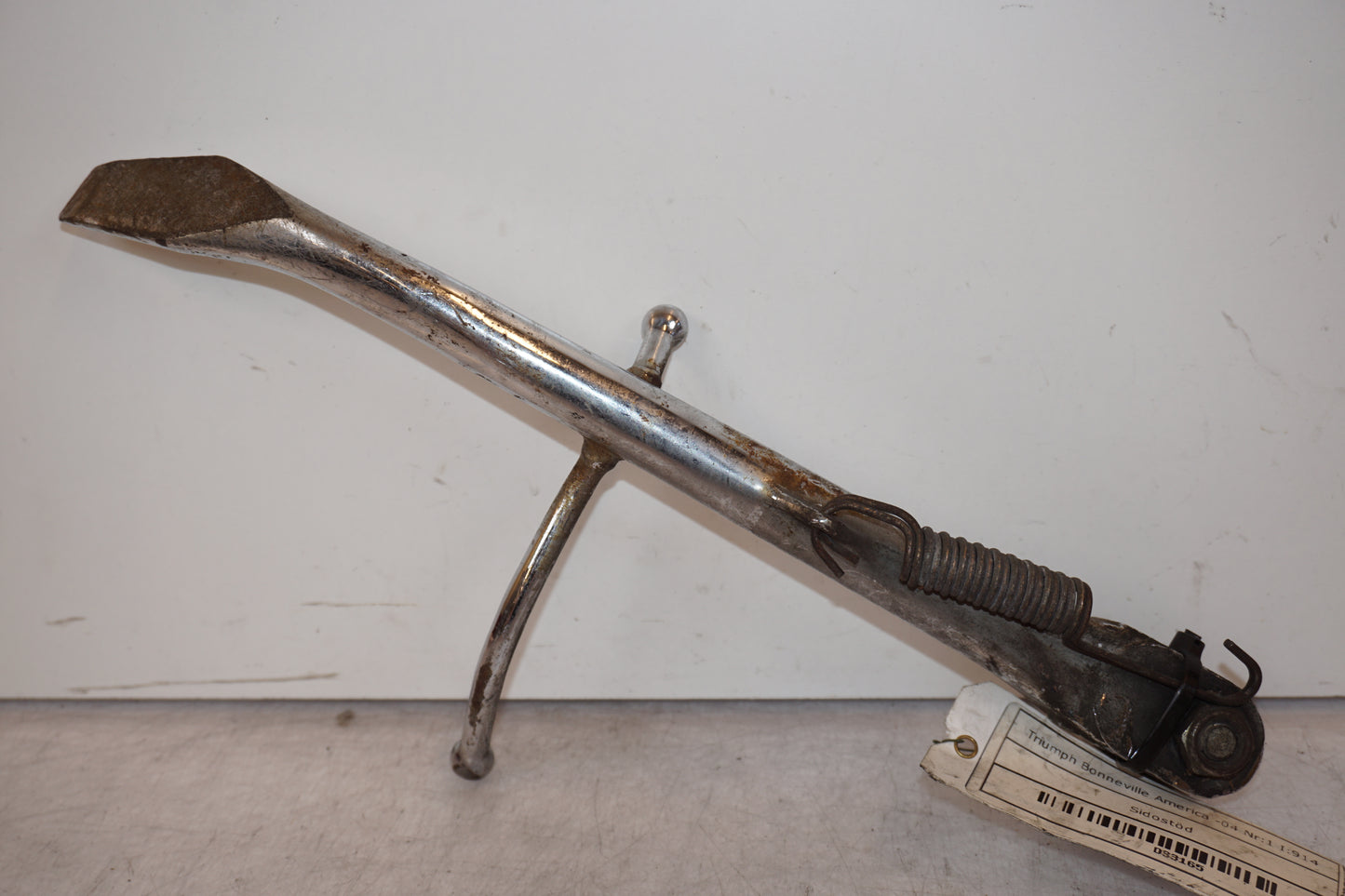 Höger sida på Sidostöd från en Triumph America -2004 motorcykel.