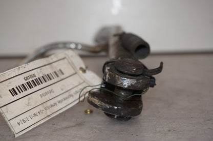 Snett nerifrån på Sidostöd från en Triumph America -2004 motorcykel.