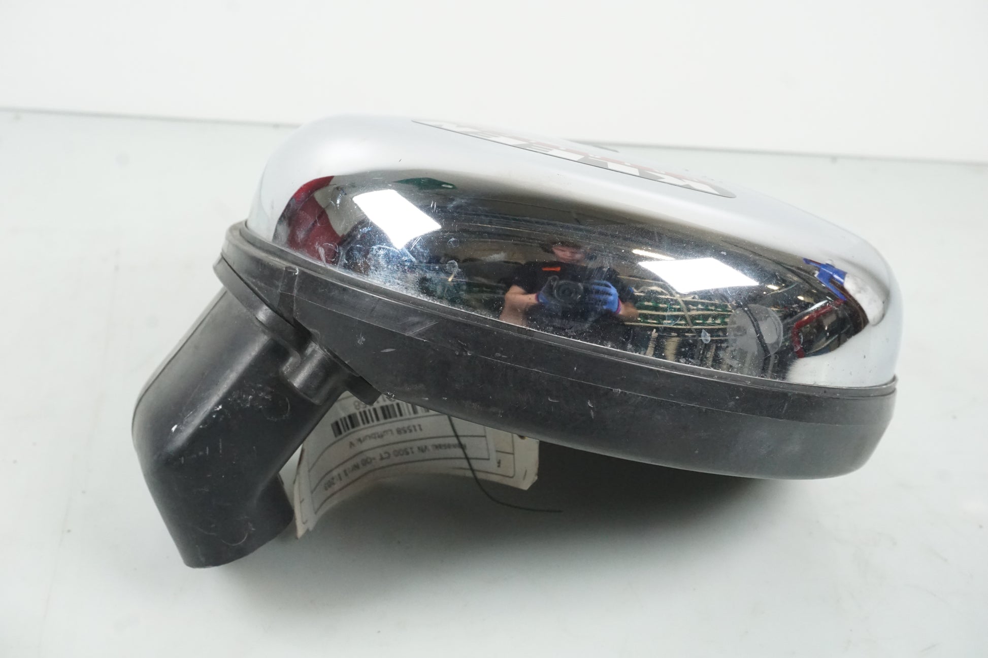 Vänster sida på Luftburk från en Kawasaki VN 1500 Classic Tourer -2000 motorcykel.