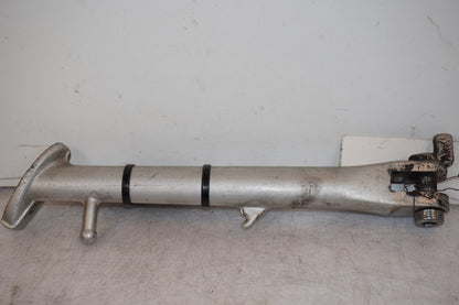 Höger sida på Sidostöd från en Triumph Speed Triple -2005 motorcykel.