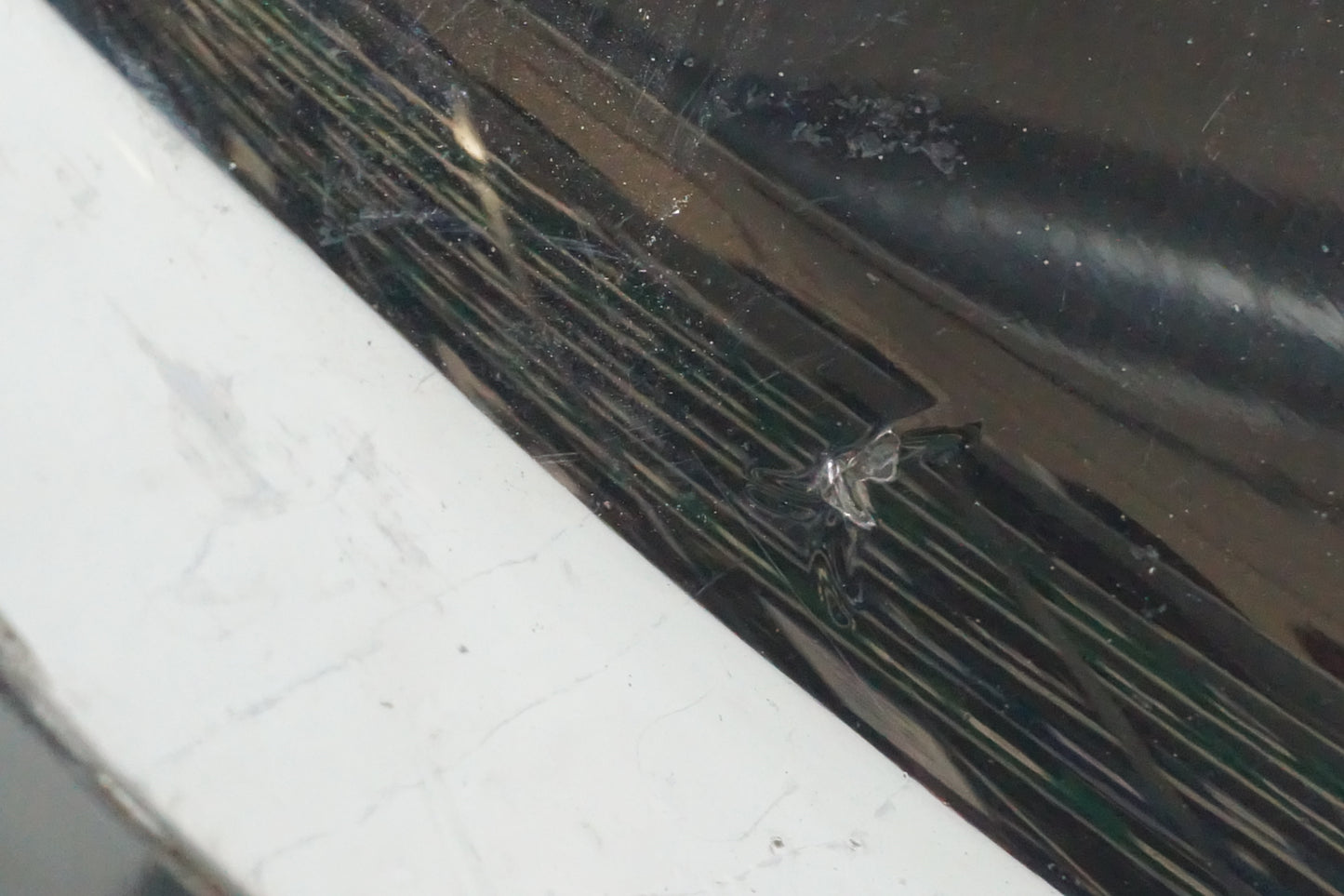 Höger sida på Luftburk från en Suzuki VL 800 -2004 motorcykel.