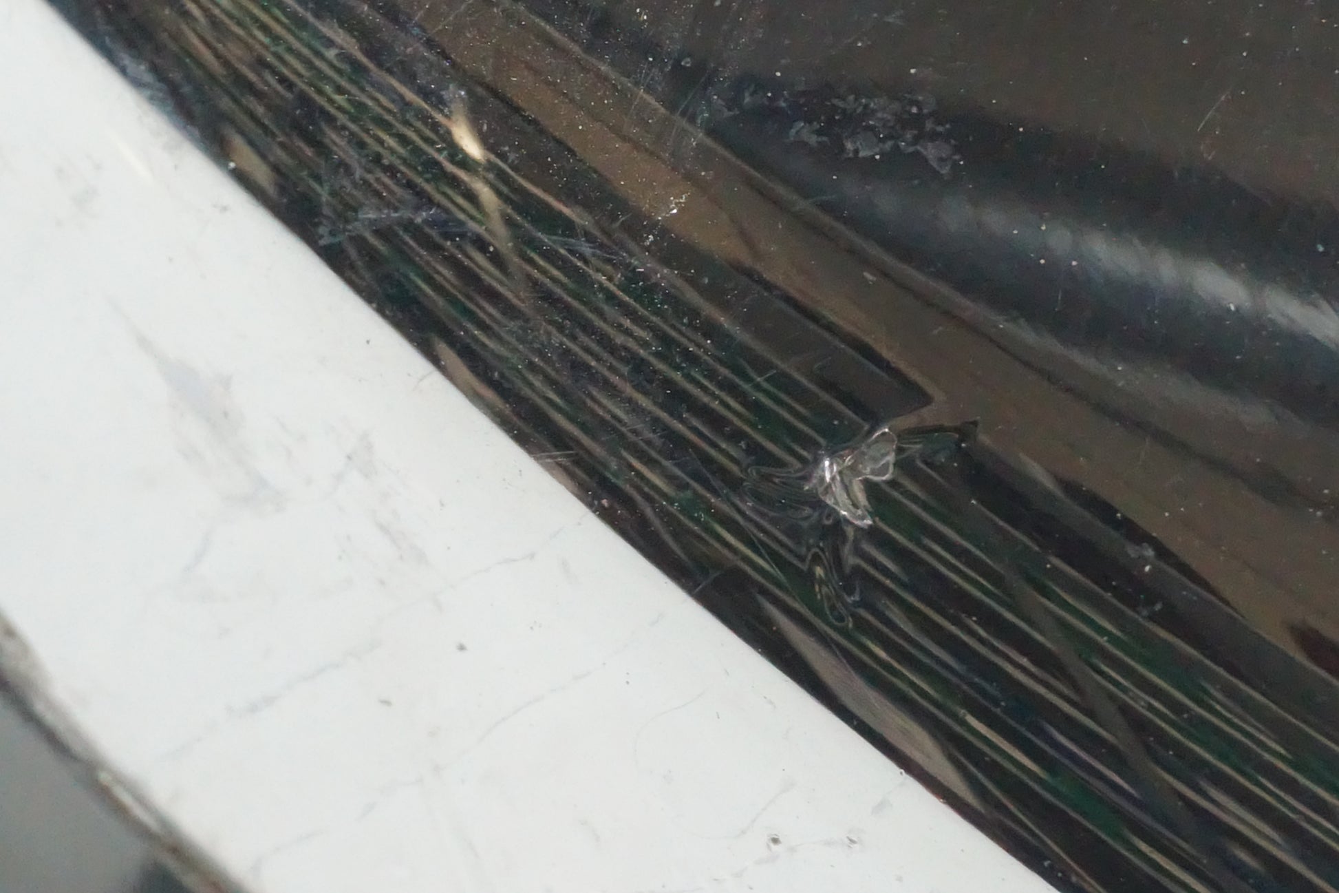 Höger sida på Luftburk från en Suzuki VL 800 -2004 motorcykel.