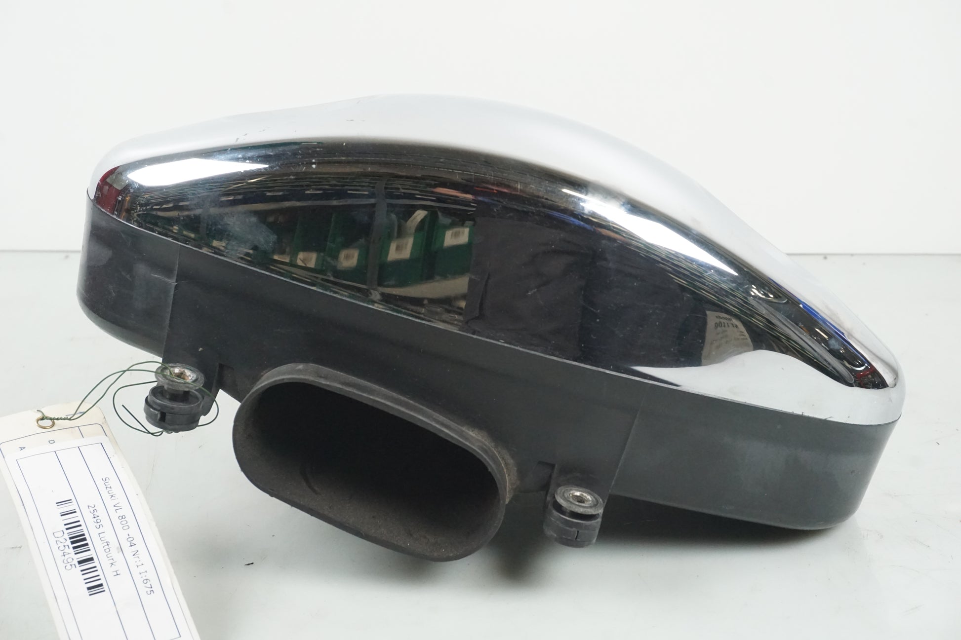 Snett uppifrån på Luftburk från en Suzuki VL 800 -2004 motorcykel.