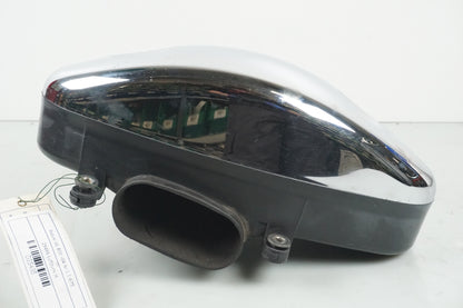 Snett uppifrån på Luftburk från en Suzuki VL 800 -2004 motorcykel.