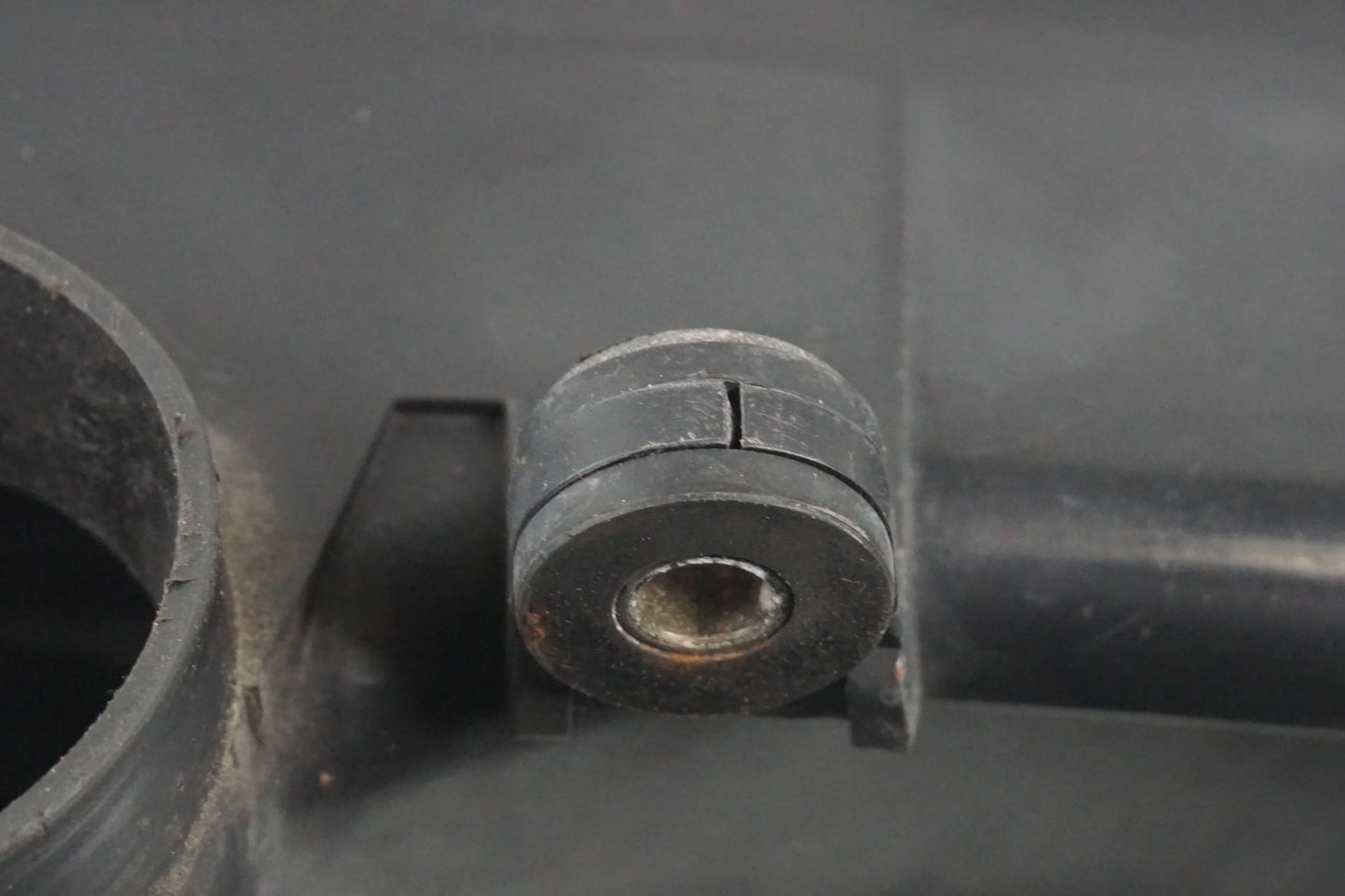 Extrabild1 på Luftburk från en Suzuki VL 800 -2004 motorcykel.