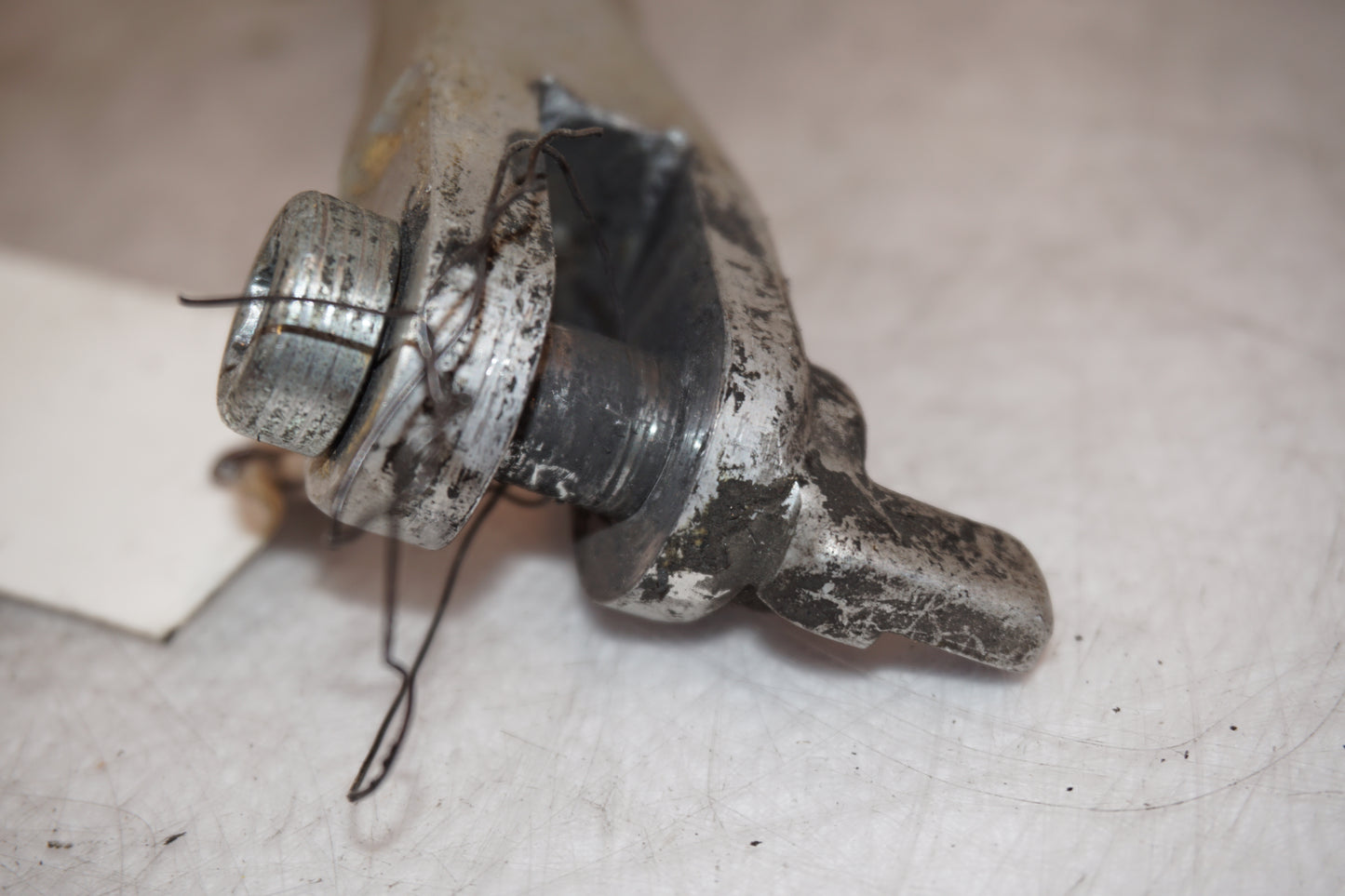 Extrabild3 på Sidostöd från en Triumph Speed Triple -2005 motorcykel.