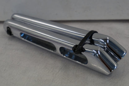 Framsidan på <p>2st krom</p>

<p>Eftermarknad</p> motorcykel.