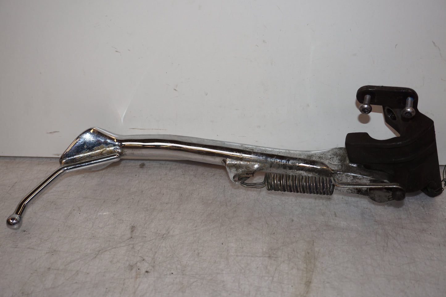 Framsidan på Sidostöd från en Triumph Rocket III -2011 motorcykel.