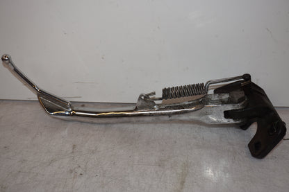 Baksidan på Sidostöd från en Triumph Rocket III -2011 motorcykel.