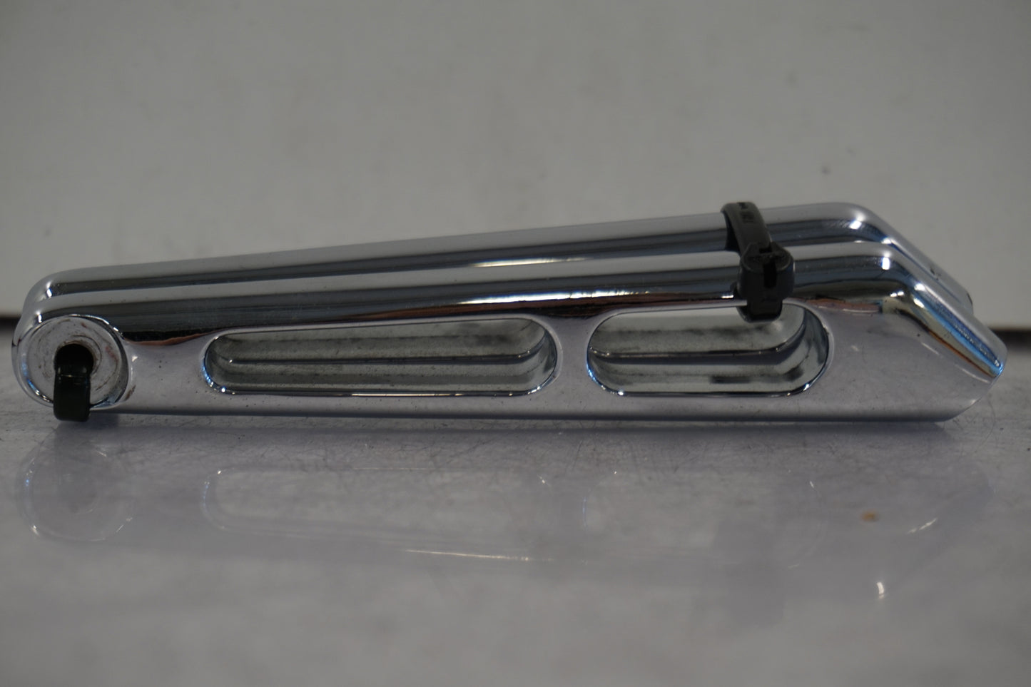 Baksidan på <p>2st krom</p>

<p>Eftermarknad</p> motorcykel.