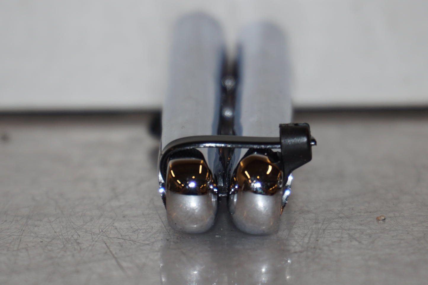 Snett uppifrån på <p>2st krom</p>

<p>Eftermarknad</p> motorcykel.