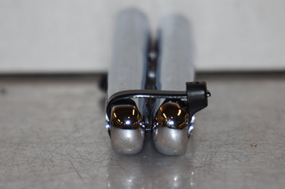 Snett uppifrån på <p>2st krom</p>

<p>Eftermarknad</p> motorcykel.