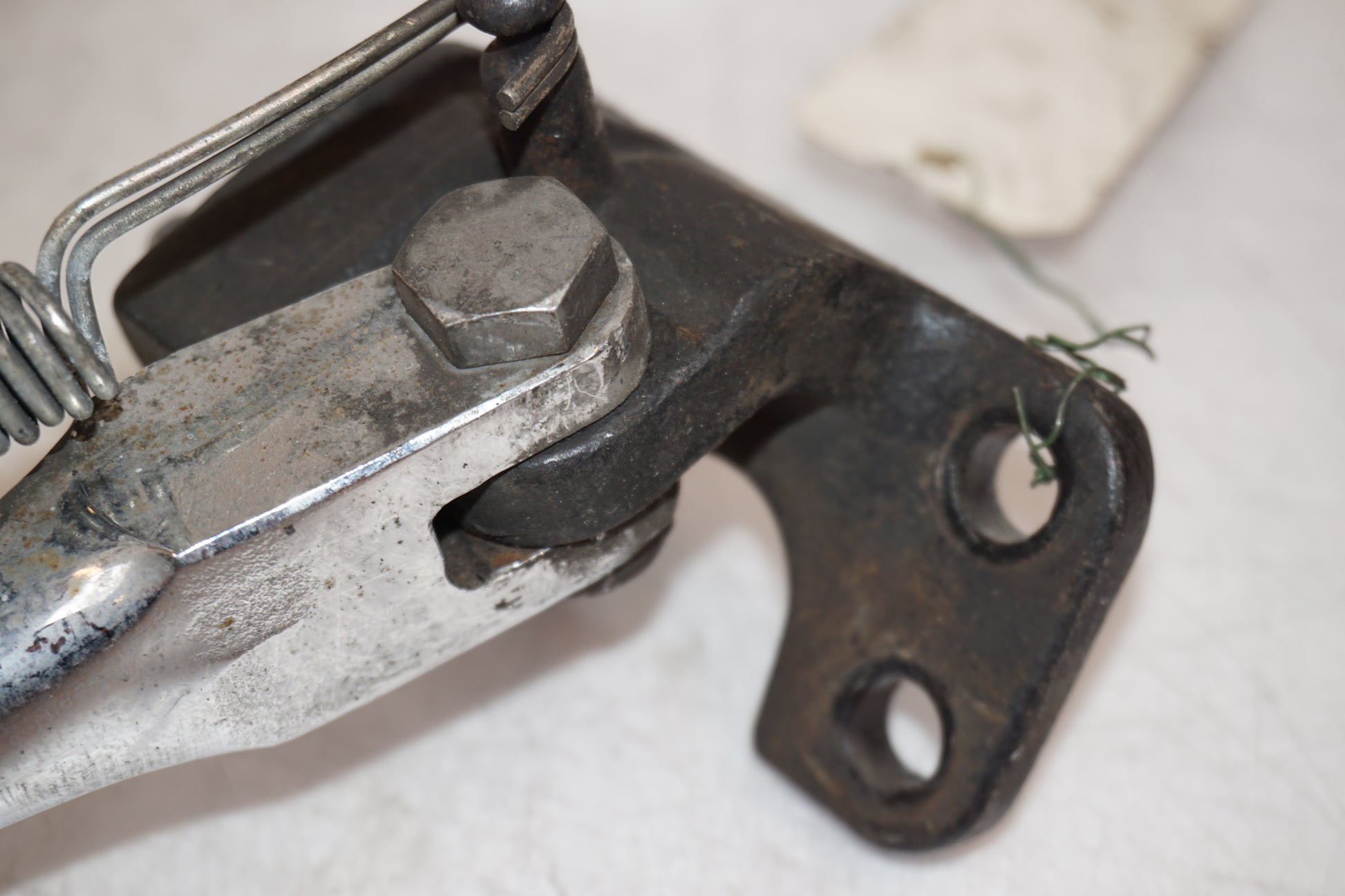 Extrabild2 på Sidostöd från en Triumph Rocket III -2011 motorcykel.