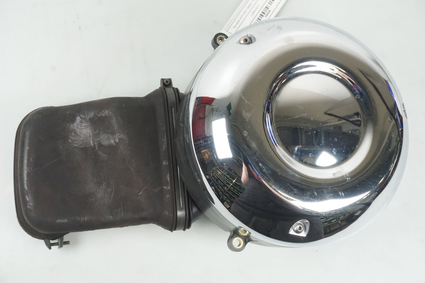 Baksidan på Luftburk från en Yamaha XVS 650 -2002 motorcykel.