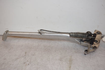 Baksidan på Sidostöd från en Triumph Street Triple -2009 motorcykel.