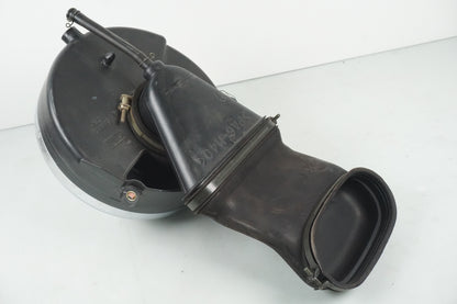 Snett nerifrån på Luftburk från en Yamaha XVS 650 -2002 motorcykel.