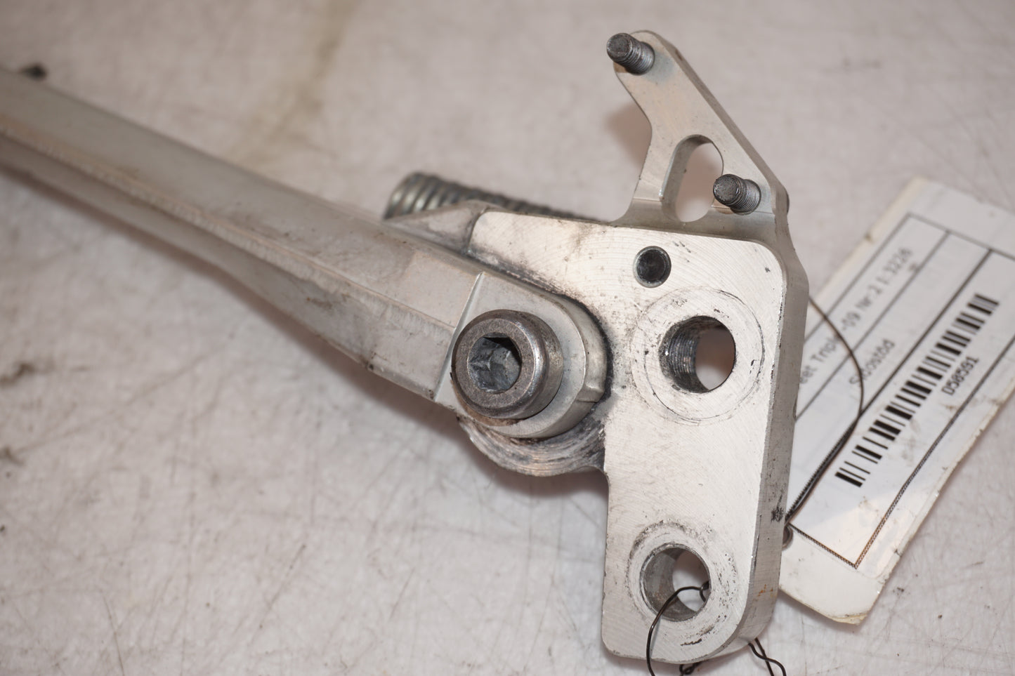 Extrabild2 på Sidostöd från en Triumph Street Triple -2009 motorcykel.