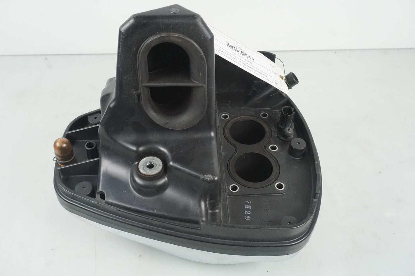 Snett uppifrån på Luftburk från en Kawasaki VN 900 -2008 motorcykel.