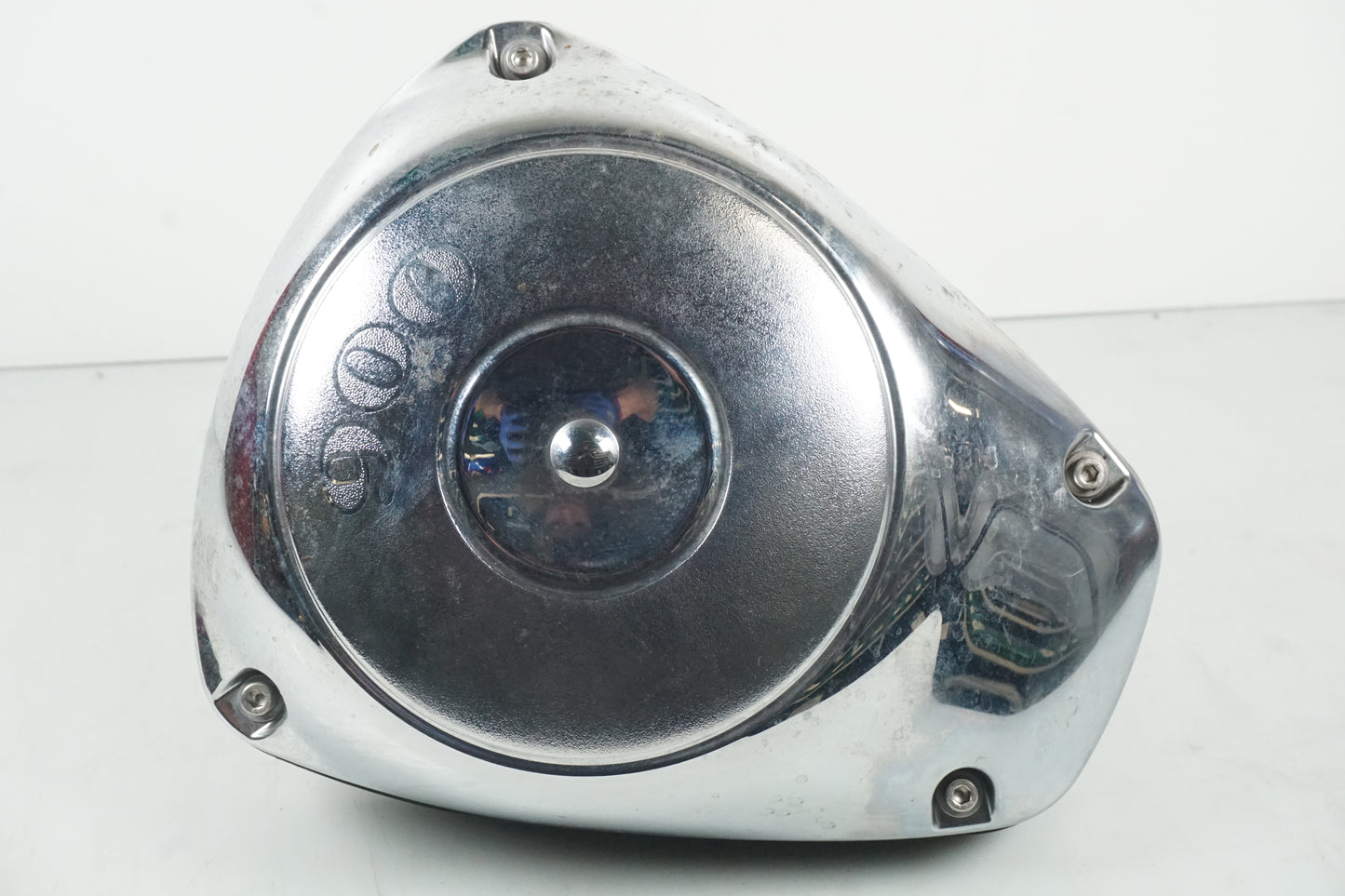 Framsidan på Luftburk från en Kawasaki VN 900 -2007 motorcykel.