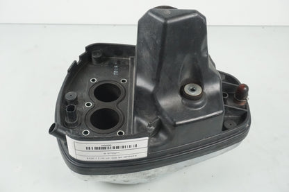 Snett uppifrån på Luftburk från en Kawasaki VN 900 -2007 motorcykel.