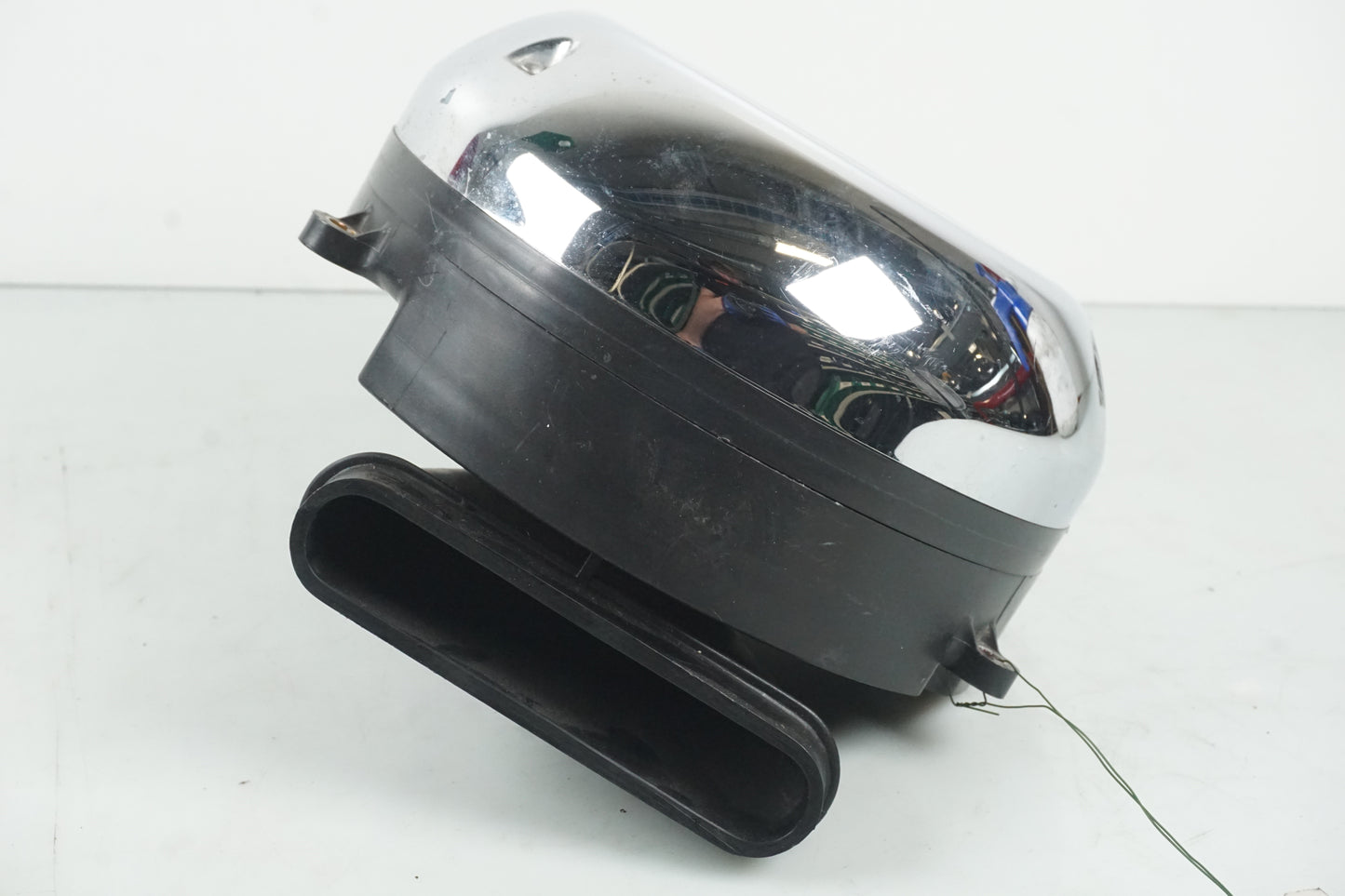 Höger sida på Luftburk från en Yamaha XVS 650 -1998 motorcykel.