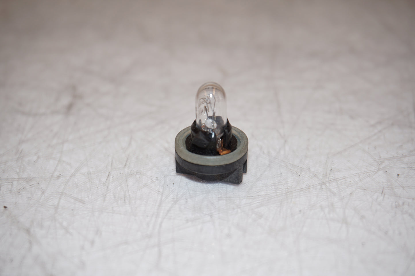 Baksidan på Kontrollampor från en Honda CBR 1100 XX -1998 motorcykel.