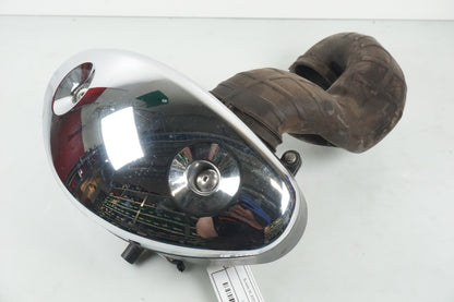 Framsidan på Luftburk från en Suzuki VL 800 -2001 motorcykel.