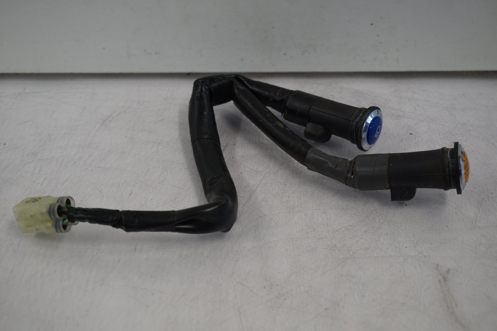 Framsidan på Instrumentkablage från en Honda VT 1100 C -2000 motorcykel.