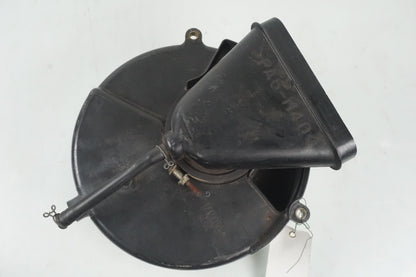 Snett uppifrån på Luftburk från en Yamaha XVS 650 -1999 motorcykel.