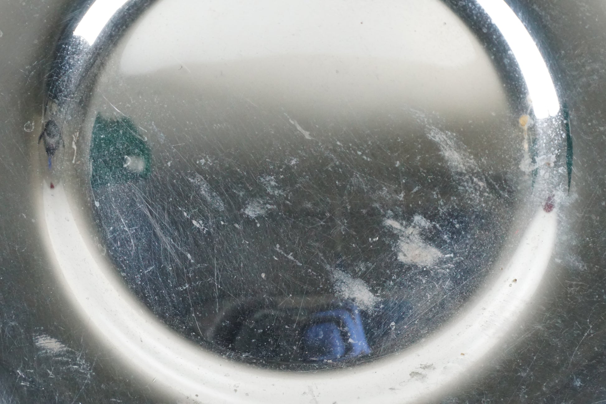 Baksidan på Luftburksdekor från en Yamaha XVS 650 -1997 motorcykel.