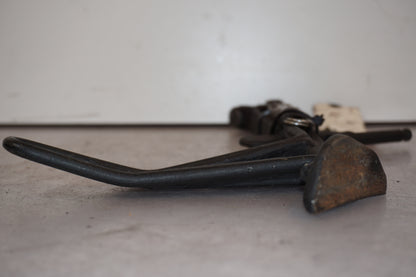 Snett nerifrån på Sidostöd från en Kawasaki Z 1000 -2008 motorcykel.