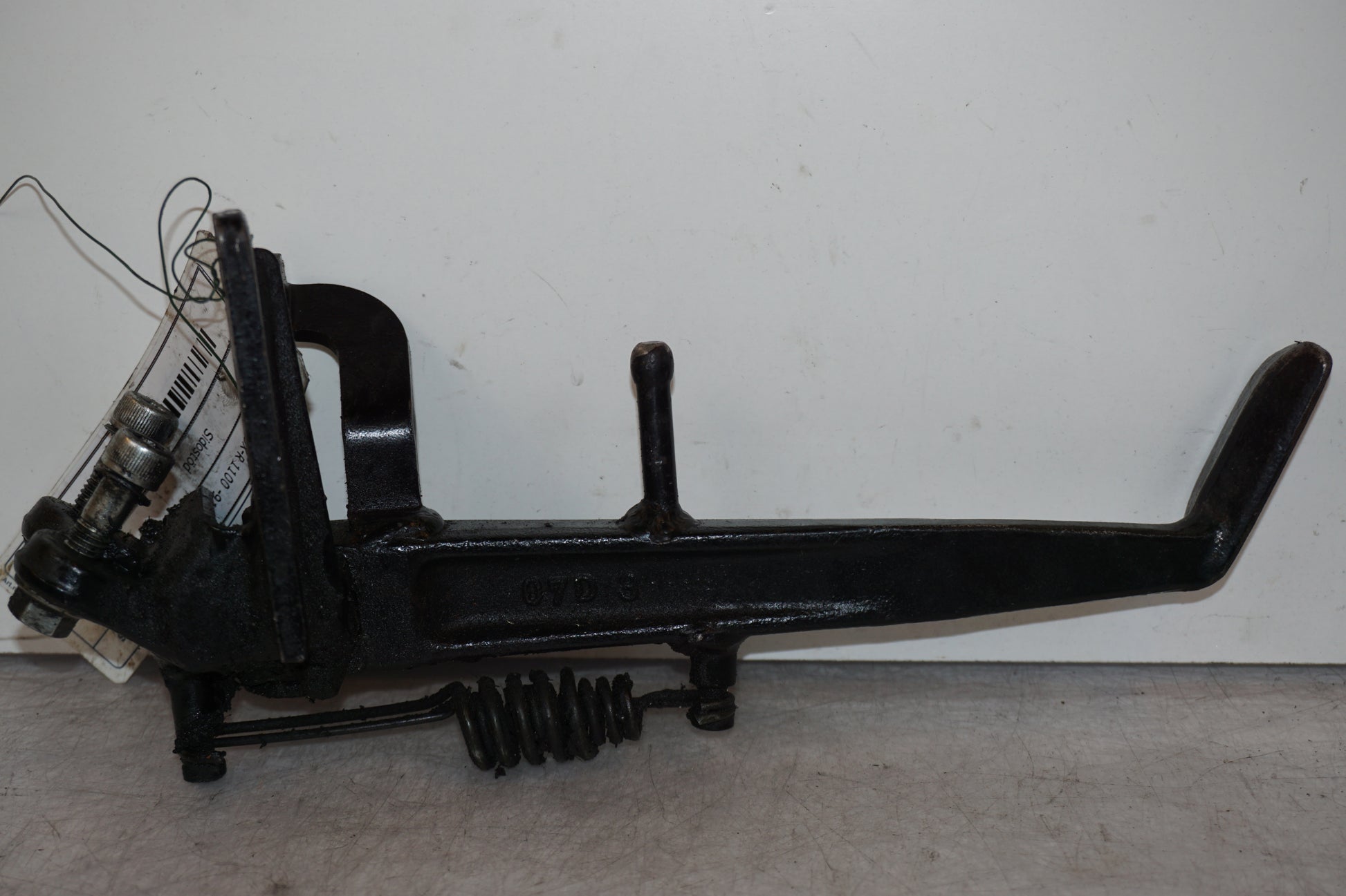 Framsidan på Sidostöd från en Suzuki GSX-R 1100 -1991 motorcykel.