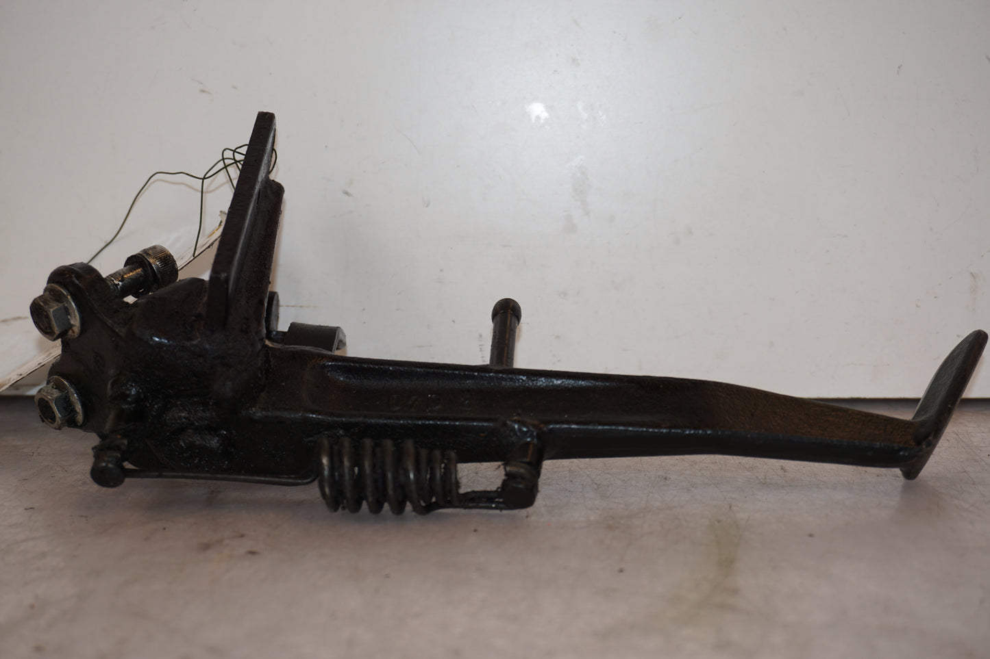 Baksidan på Sidostöd från en Suzuki GSX-R 1100 -1991 motorcykel.