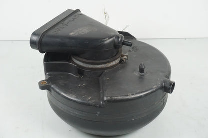 Snett uppifrån på Luftburk från en Yamaha XVS 650 -1998 motorcykel.