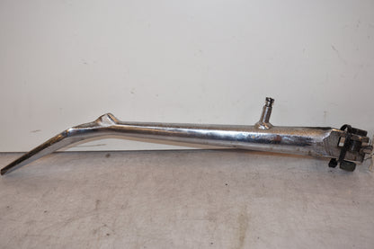 Höger sida på Sidostöd från en Suzuki M 1800 -2007 motorcykel.