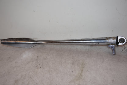 Vänster sida på Sidostöd från en Suzuki M 1800 -2007 motorcykel.